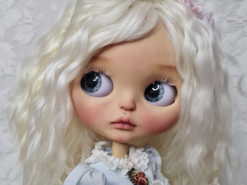 OOAK Custom Blythe Doll Lollypop – Tan Skin, Hand Carved Art Doll, Natural Mohair Hair